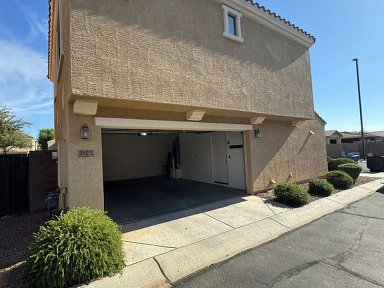 1823 S Balboa Dr — Photo 16