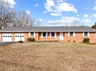 1989 Darwick Rd, Winston Salem, NC 27127