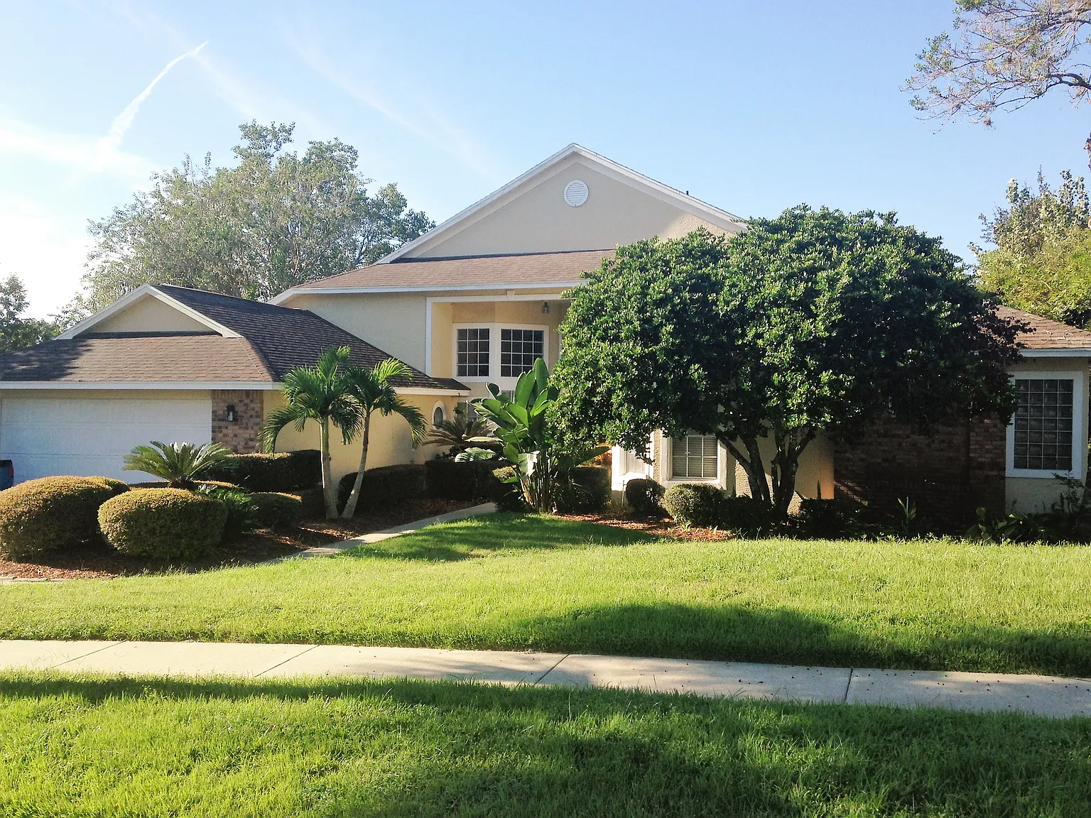 4 bed, 3.5 bath, 2553 sqft, $1,000 — Photo 1