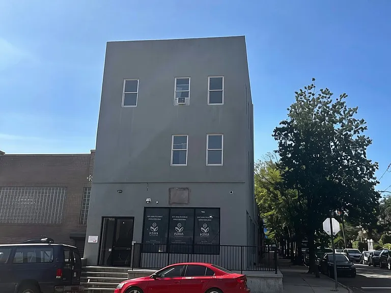 328 Nassau Ave #2 — Photo 11