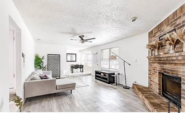 1712 Becker Dr — Photo 1