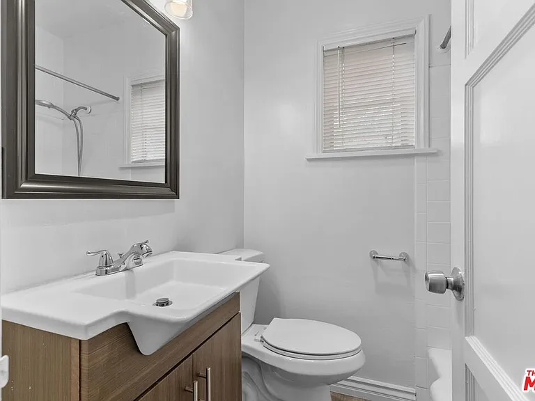729 Crenshaw Blvd — Photo 7
