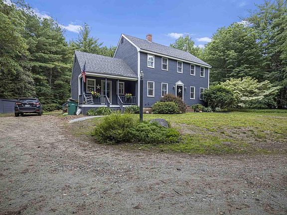 3rd image of 8 Gunstock Dr