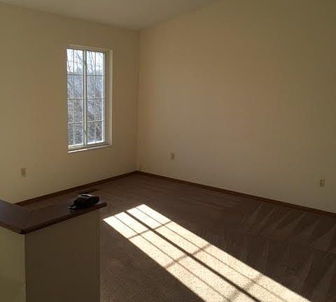 3rd image of 1070 Pebble Creek Dr