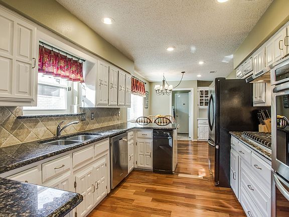 3rd image of 9135 Drumcliffe Ln