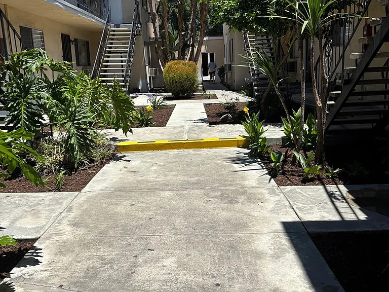 13425 Mulberry Dr — Photo 20