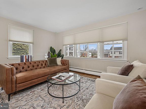 4th image of 711 Elgin Rd