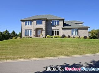 6118 Creek Ridge Ct, Minnetonka, MN 55345