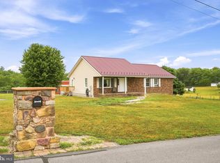 270 Falcon Dr, Falling Waters, WV 25419