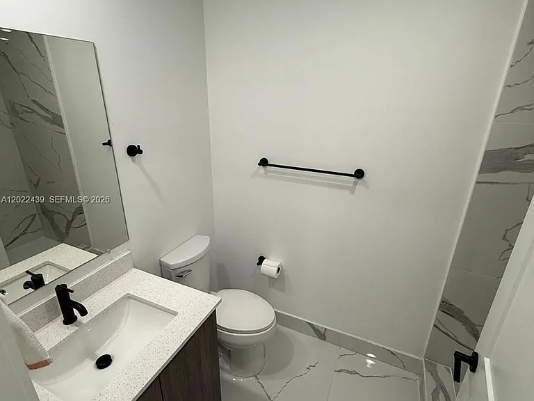 419 NW 13th St #1 — Photo 3