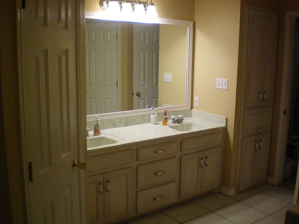 Master Bath (2 sinks)