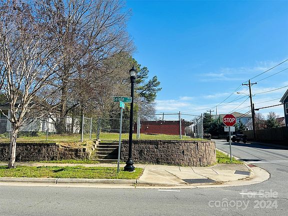 3rd image of 1500 Seigle Ave