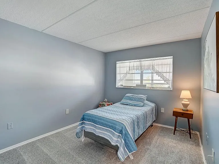 11720 Park Blvd #302-C — Photo 7