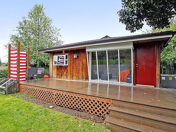 New Trex Deck In Front