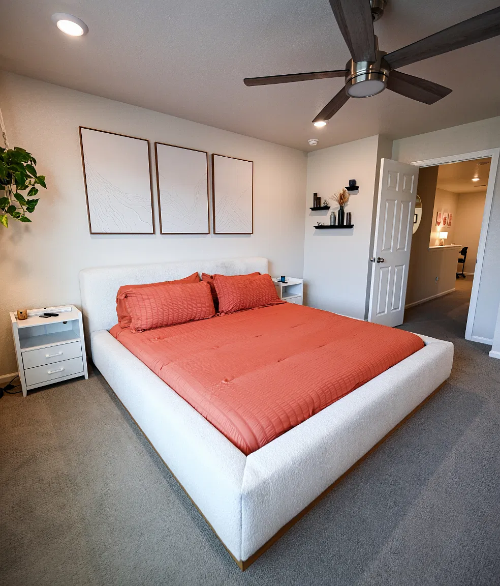3 bed, 2.5 bath, 1682 sqft, $3,000 — Photo 3