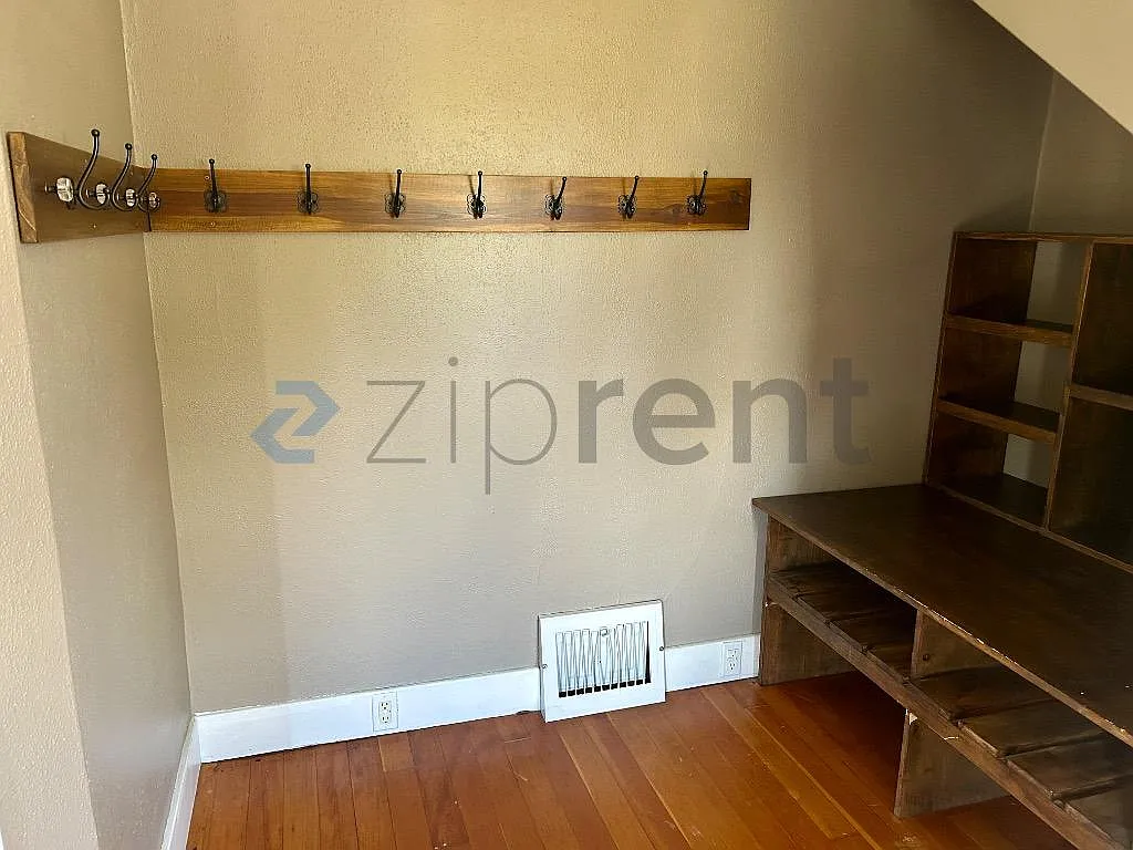 3 bed, 1700 sqft, $4,000 — Photo 4