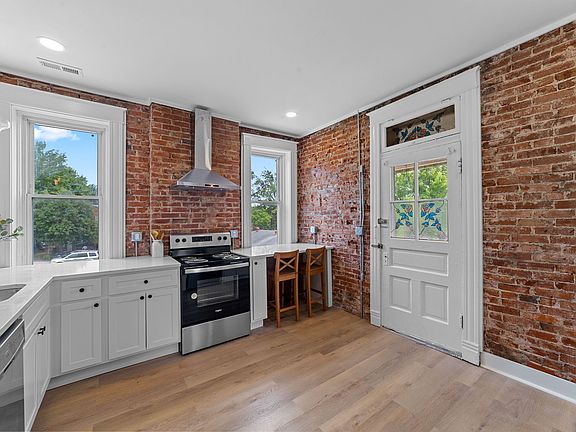 3rd image of 3242 Bent Ave #2