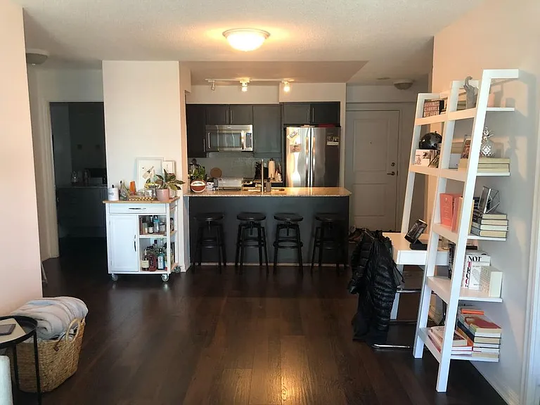35 Bastion St — Photo 2