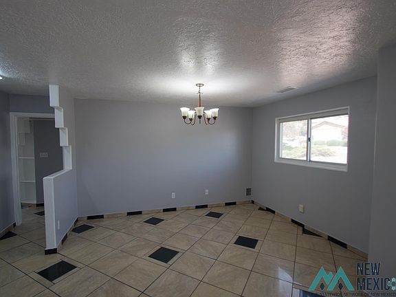5th image of 1502 Kit Carson Dr