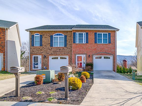 2nd image of 825 Walhalla Ct