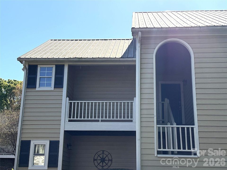 1st image of 3200 Selwyn Farms Ln APT 6