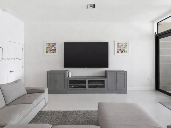 3407 Day Ave #3407, Miami, FL 33133