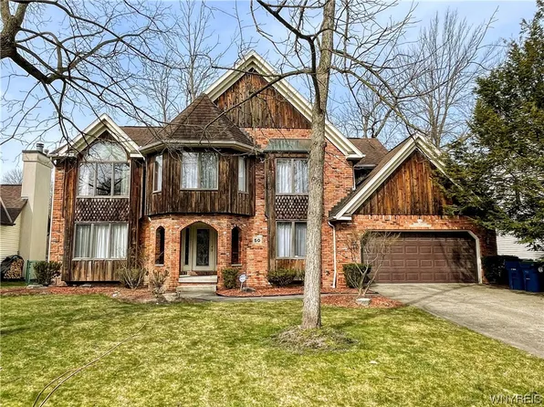 50 Radcliffe Dr, Getzville, NY 14068