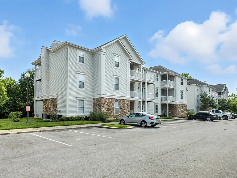 Riverchase Apartments — Photo 15