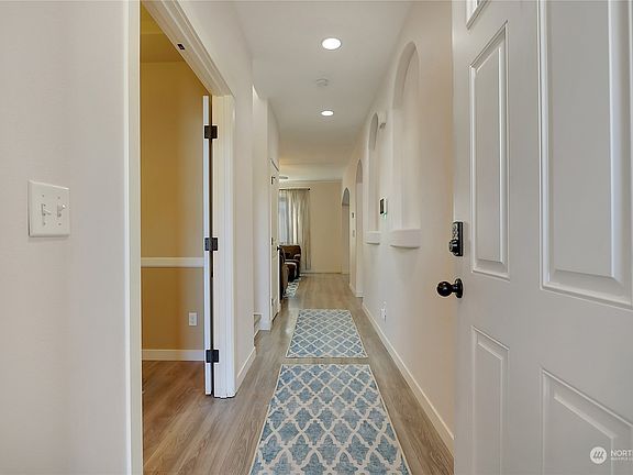 3rd image of 17903 19th Avenue Ct E