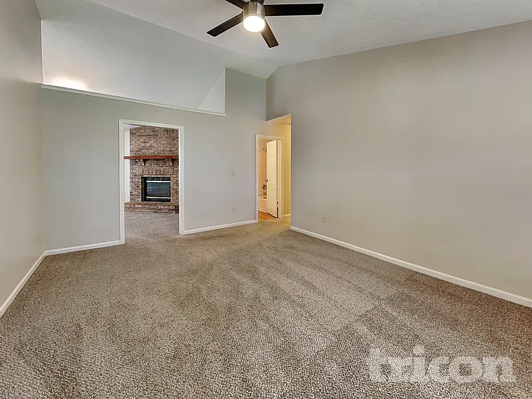 1690 Fountain Lake Dr E — Photo 14
