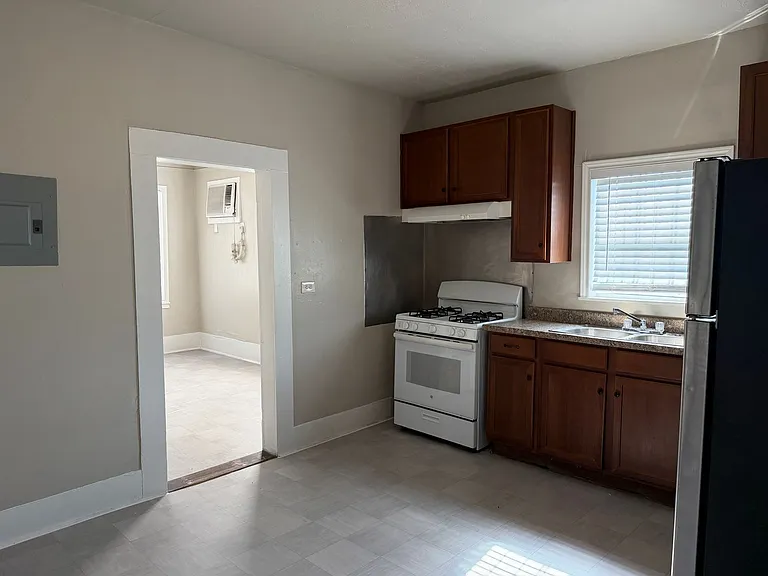 2308 W Martin St — Photo 6