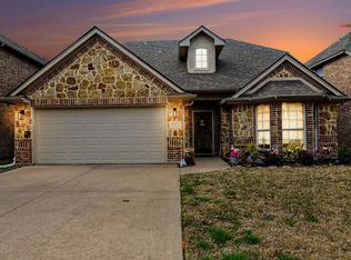 3153 Well Springs Dr, Hurst, TX 76053