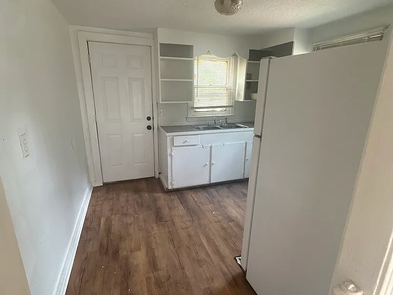 1010 Southern Ave — Photo 6