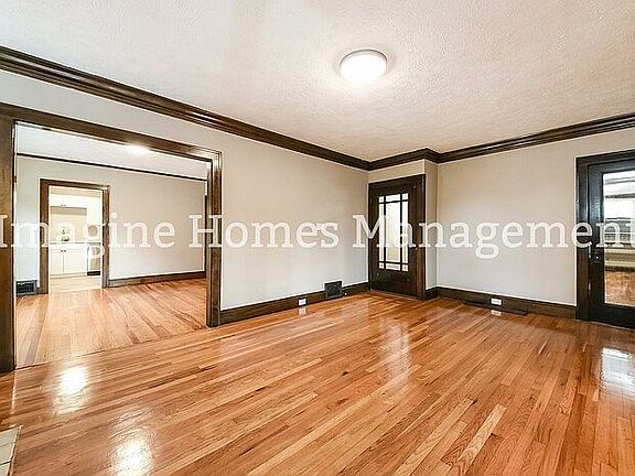 4th image of 1537 Hopkins Ave