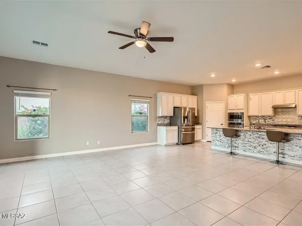 9425 W Lone Cougar Way, Marana, AZ 85653