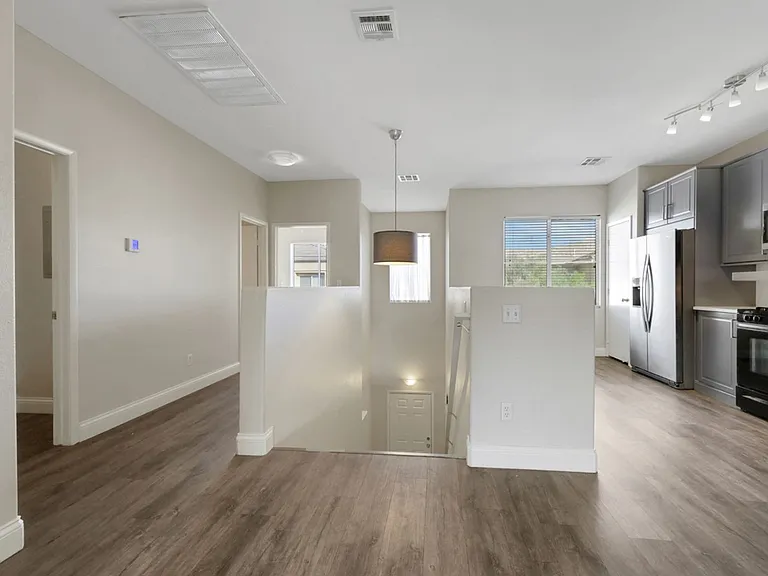 721 Peachy Canyon Cir #203 — Photo 3