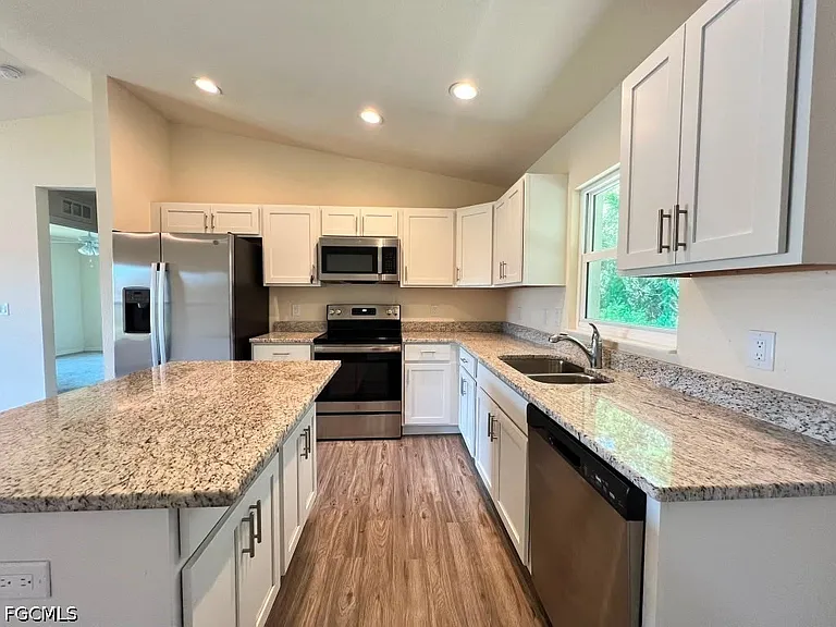 1173 E Benbow Cir — Photo 11