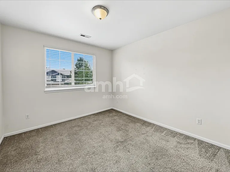 1182 S Fultondale Cir — Photo 14