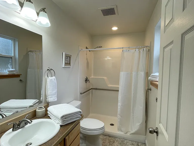 977 Latham Ave #A — Photo 8