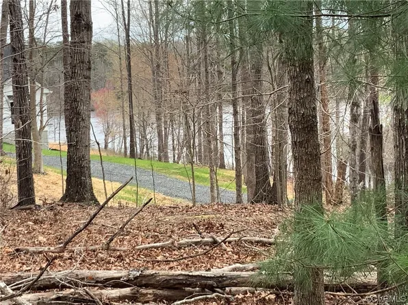 25 Glen Eagle Road, VA 22942