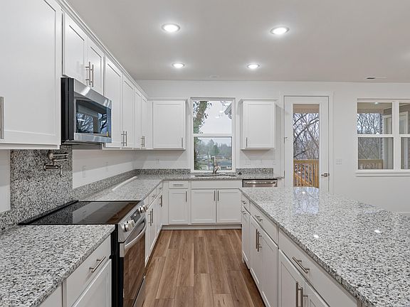 4th image of 3311 Parker Ln
