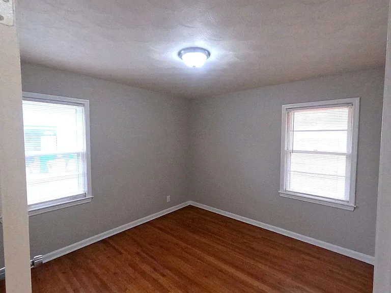4898 Dianne Dr — Photo 14
