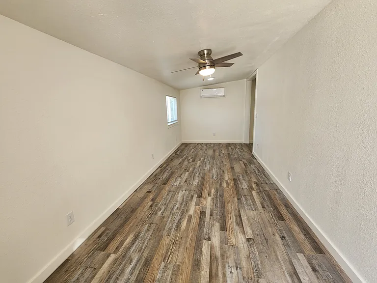211 N Park St — Photo 5