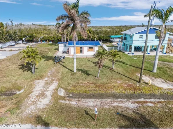 3072 8th Ave, Saint James City, FL 33956