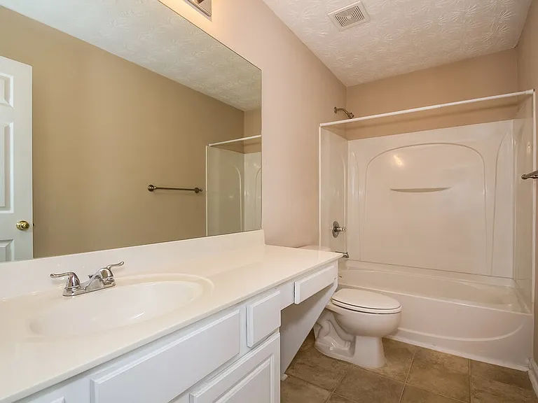 1000 Maple Leaf Dr — Photo 14