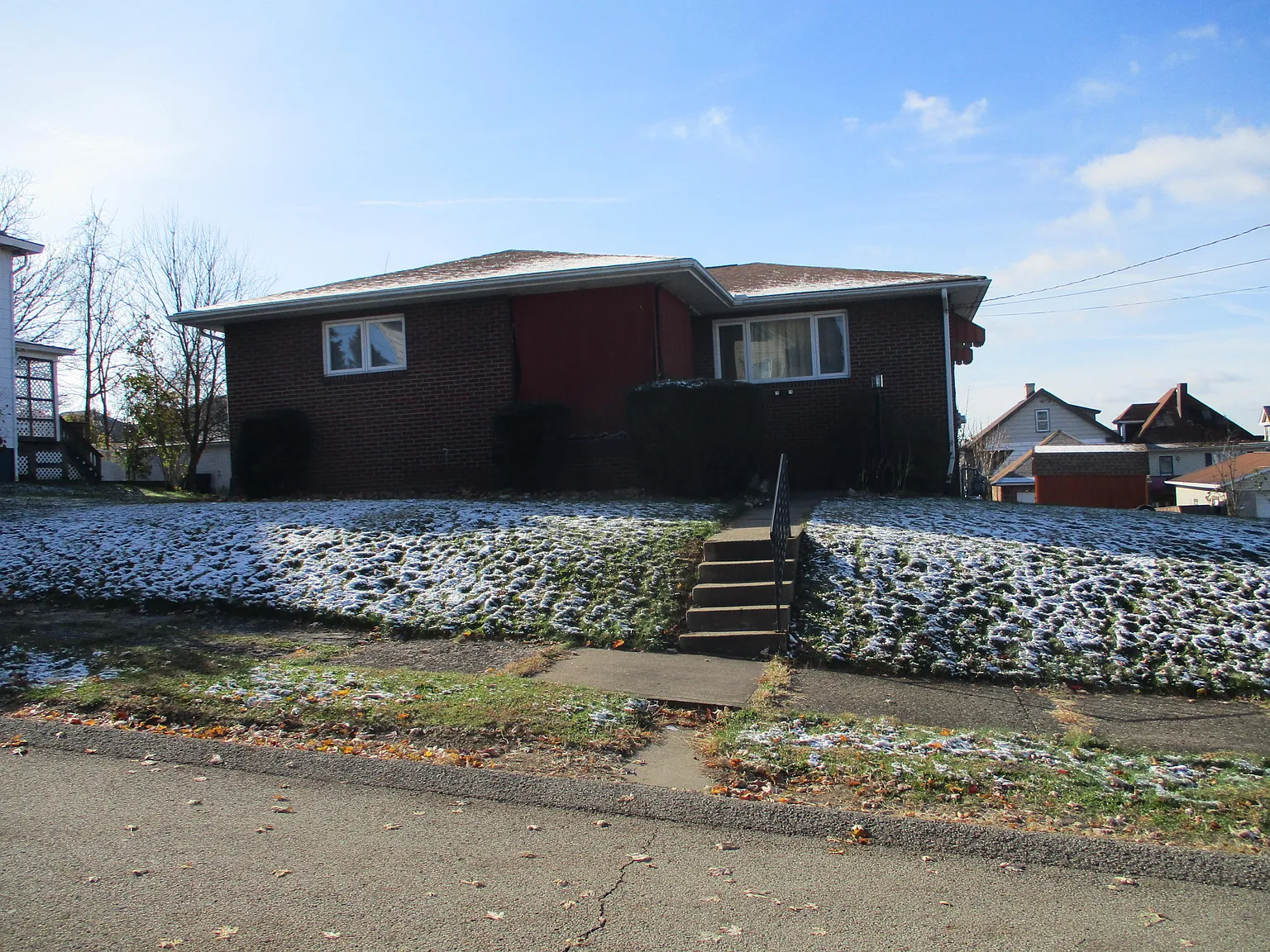 160 E Coffee St photo 1