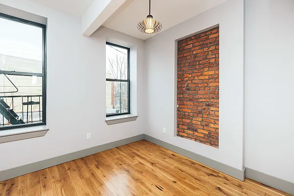 Rented by Nooklyn NYC LLC | media 31