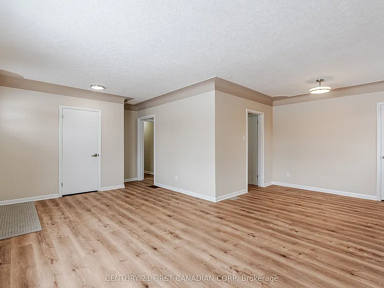 177 Myrtle St #UPPER — Photo 7