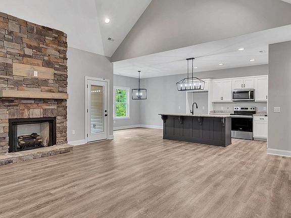 4th image of 52 Dale St