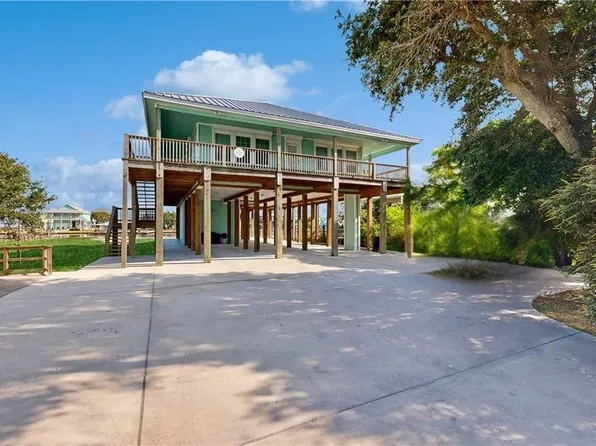 370-374 Copano Ridge Rd, Rockport, TX 78382